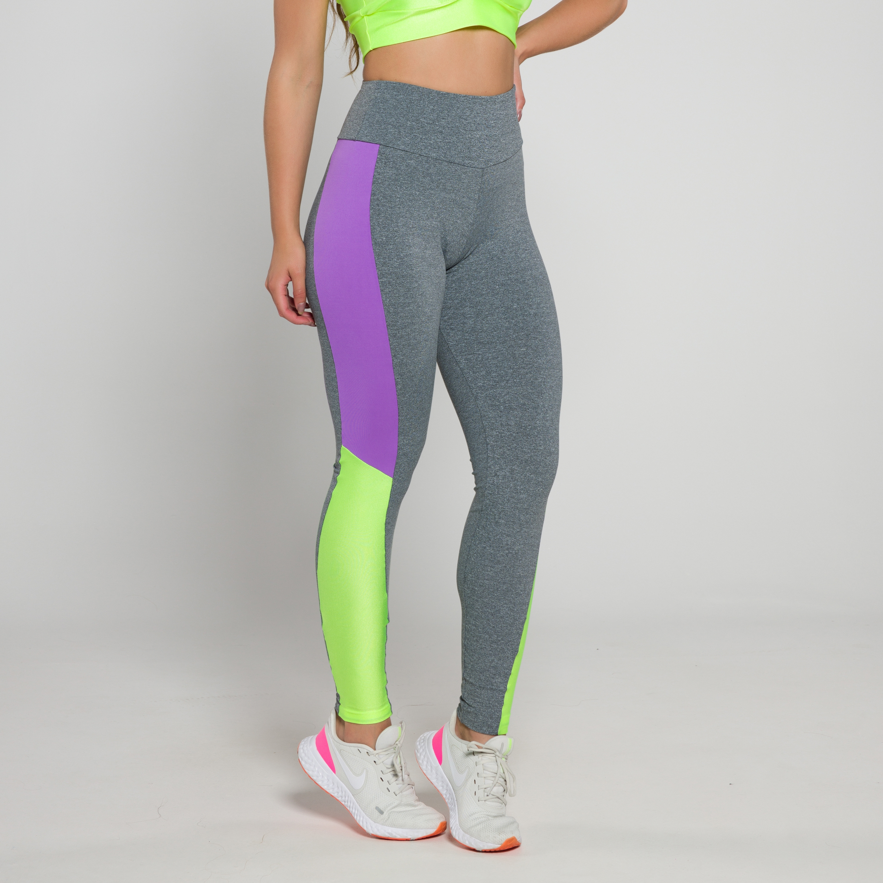 Calça legging fitness bicolor com tela nas laterais mescla com