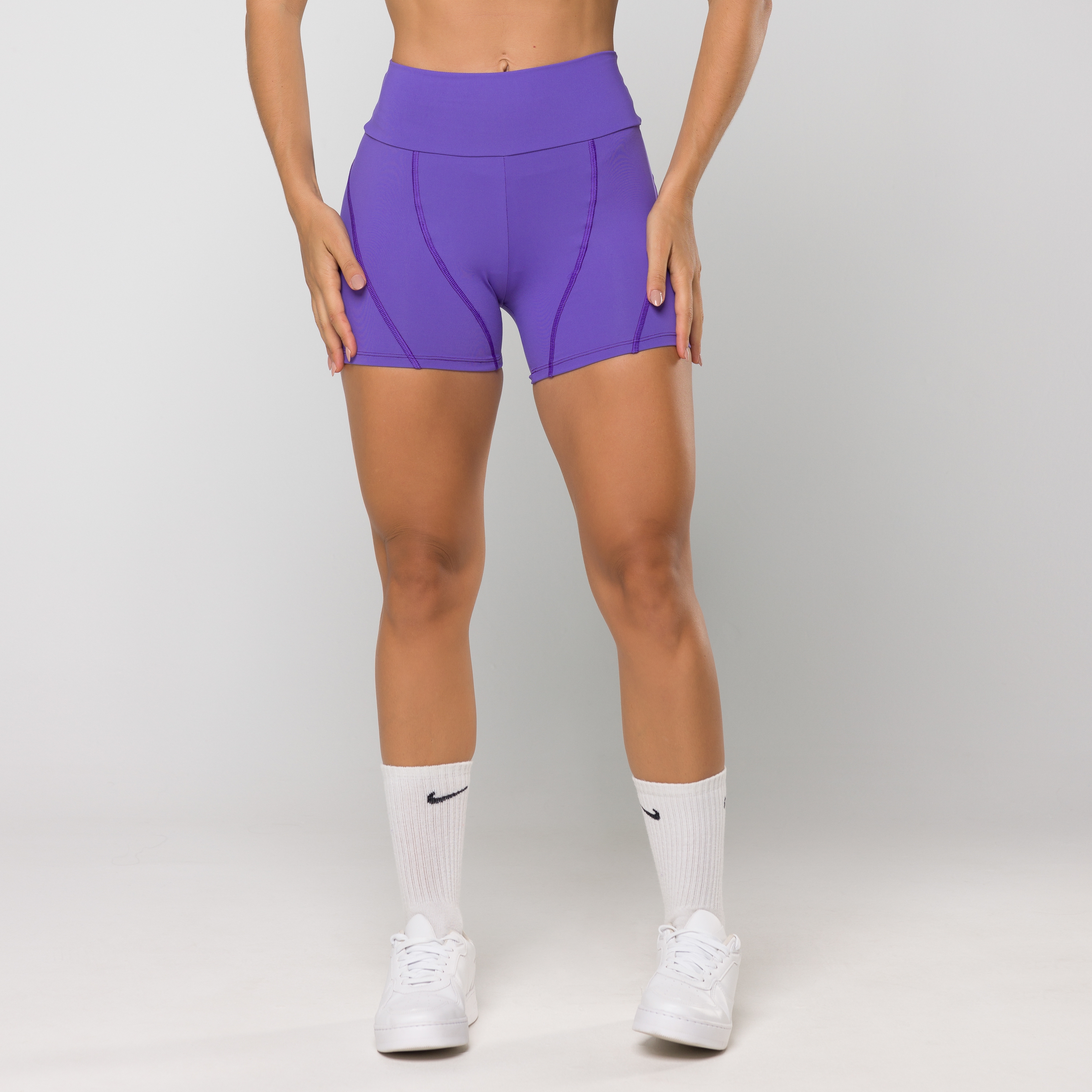 Short Oxy Roxo com Recortes