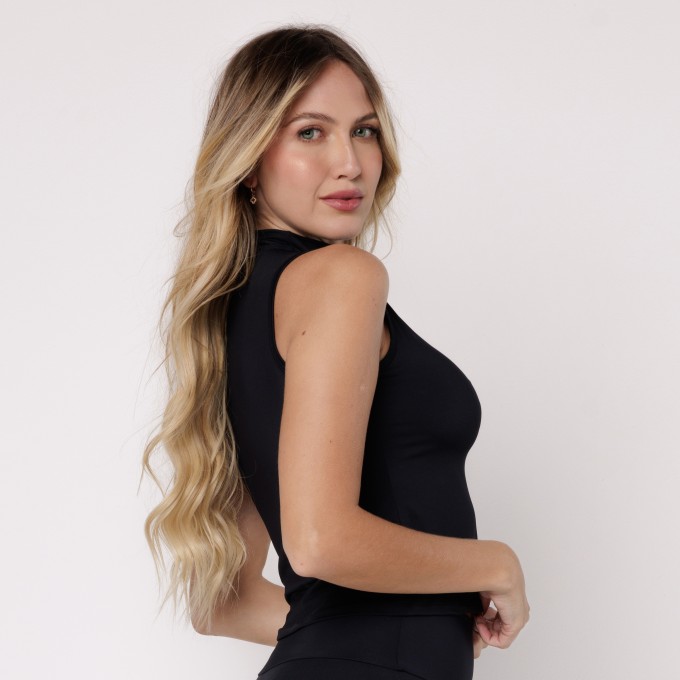 Blusa Microfibra Gola Alta Preta Sem Manga